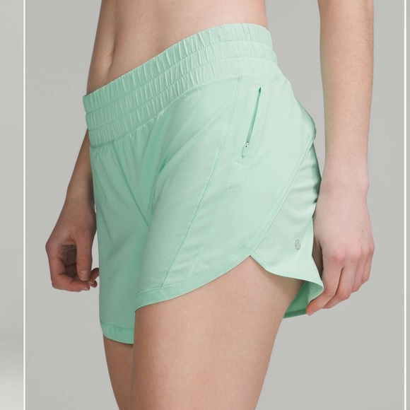 Lulu lemon track that mid rise lined short 5” size 4 - Picture 2 of 7